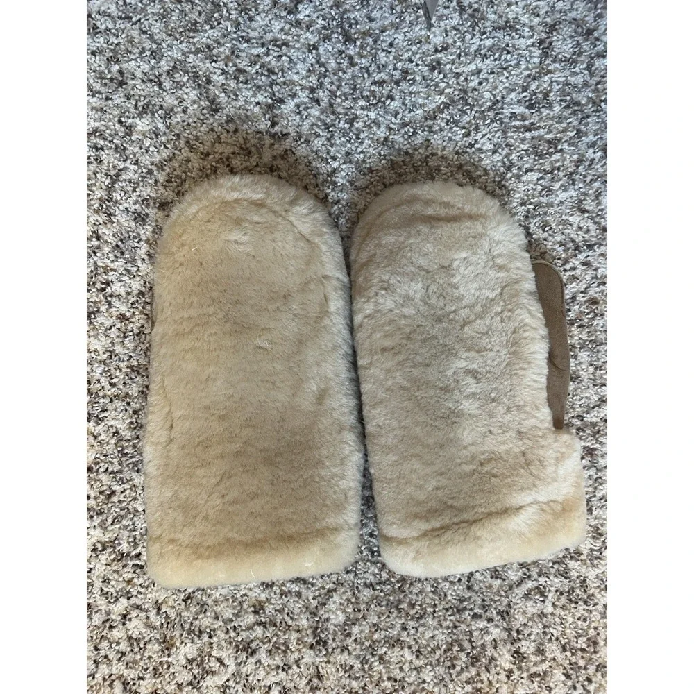 The Unbranded Brand ladies sheepskin